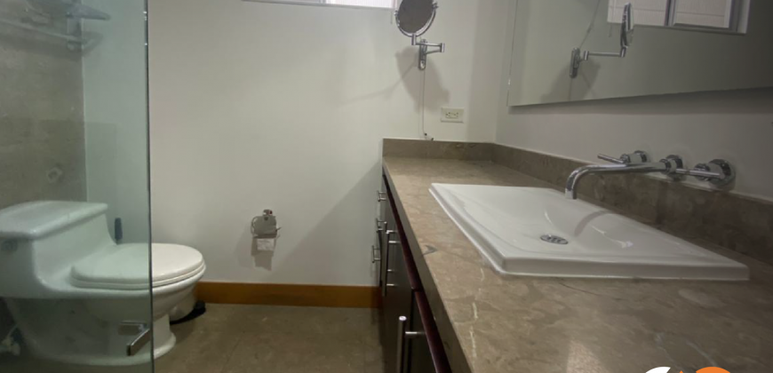 Apartamento sector San Fernando Plaza en Medellín